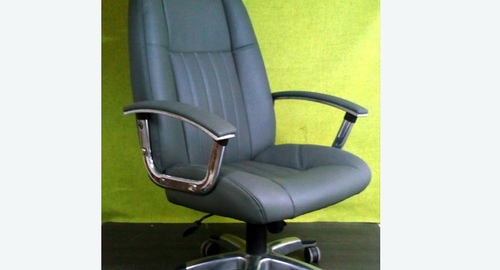 Перетяжка офисного кресла кожей. Белореченск